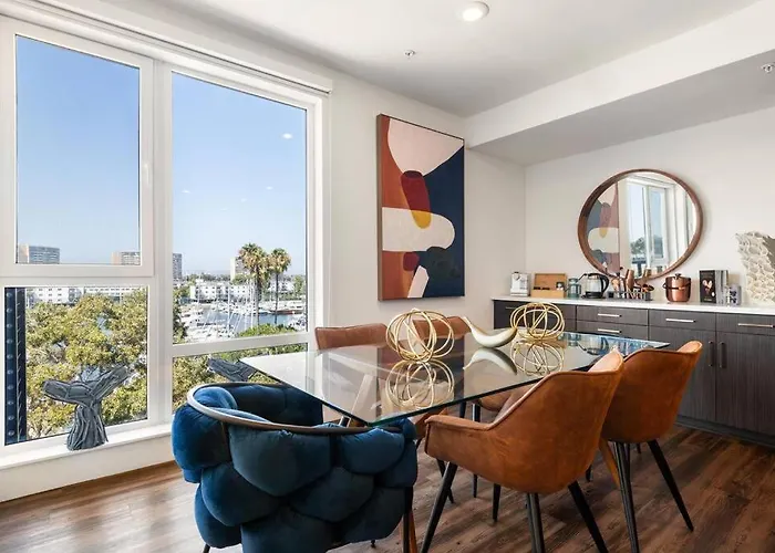 Sky-High Elegance Waterfront Penthouse 4 Beds