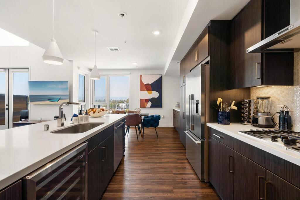 Sky-high Elegance Waterfront Penthouse 4 Beds * Los Ángeles